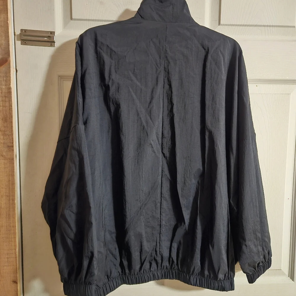 Nike Women's WNBA Black Woven Jacket: LIMITED EDITION: NEW WITH TAGS: SIZE S